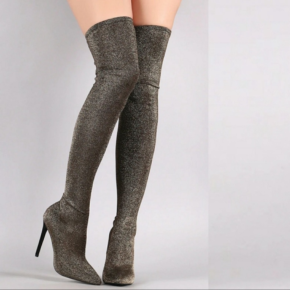 Olivia Ferguson thigh high silver metallic boots